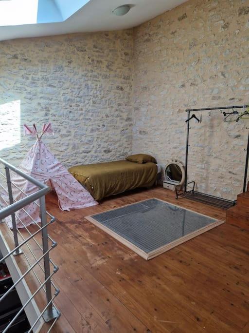 Demeure En Pierre Avec Piscine Privee Βίλα Etauliers Εξωτερικό φωτογραφία
