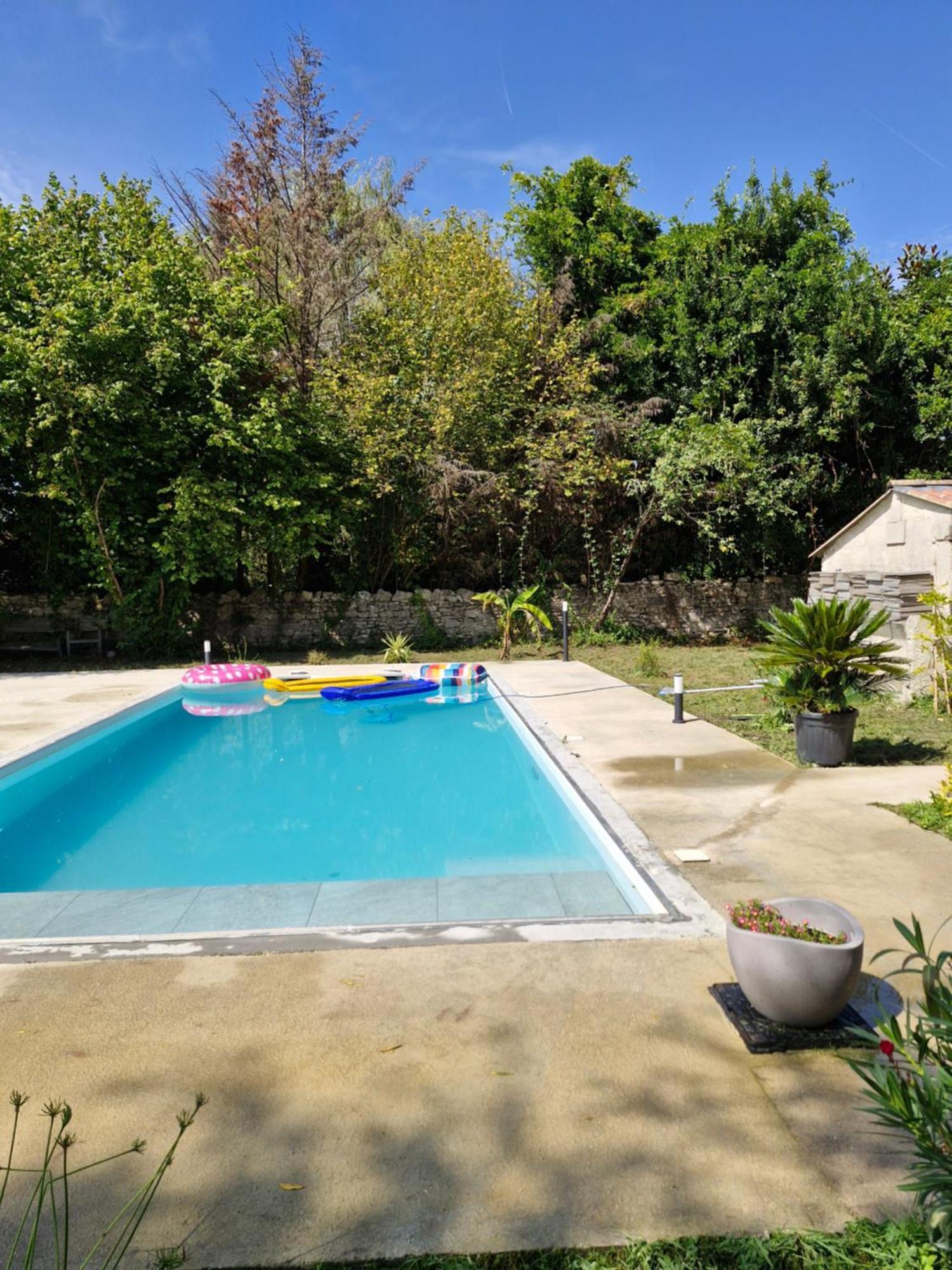 Demeure En Pierre Avec Piscine Privee Βίλα Etauliers Εξωτερικό φωτογραφία